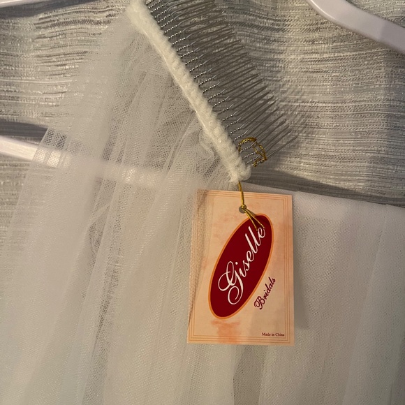 Giselle brand Wedding veil - Picture 2 of 4